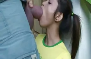 XXX カーリーグレーが滑り彼女の毛皮のような積 エロ アニメ 男 が 女 に